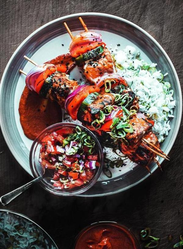 Produktfoto zu Tofu-Gemüsespiese mit Reis