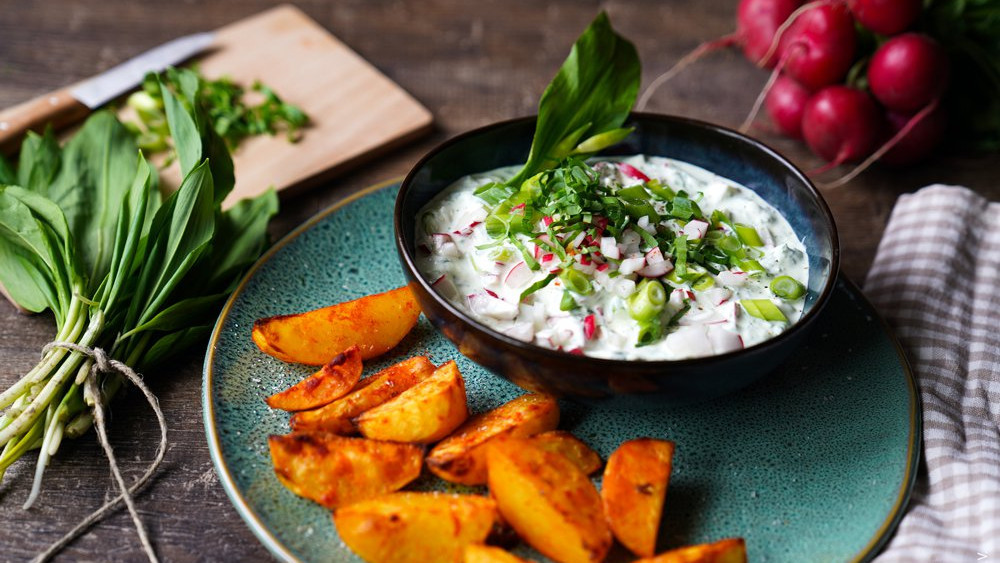 Rezeptbild für Frühlingsquark mit Kartoffel-Wedges